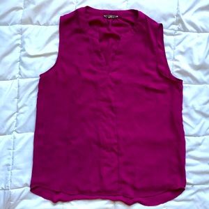 Pink sleeveless v-neck professional top